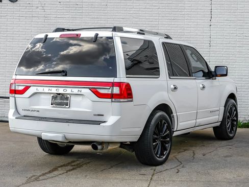 Used 2015 Lincoln Navigator 2WD image 8