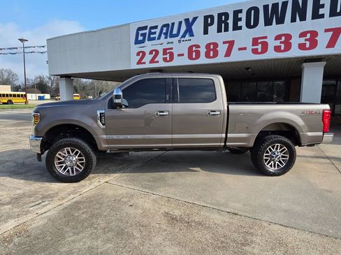 Used 2018 Ford F250 Lariat w/ Chrome Package image 2