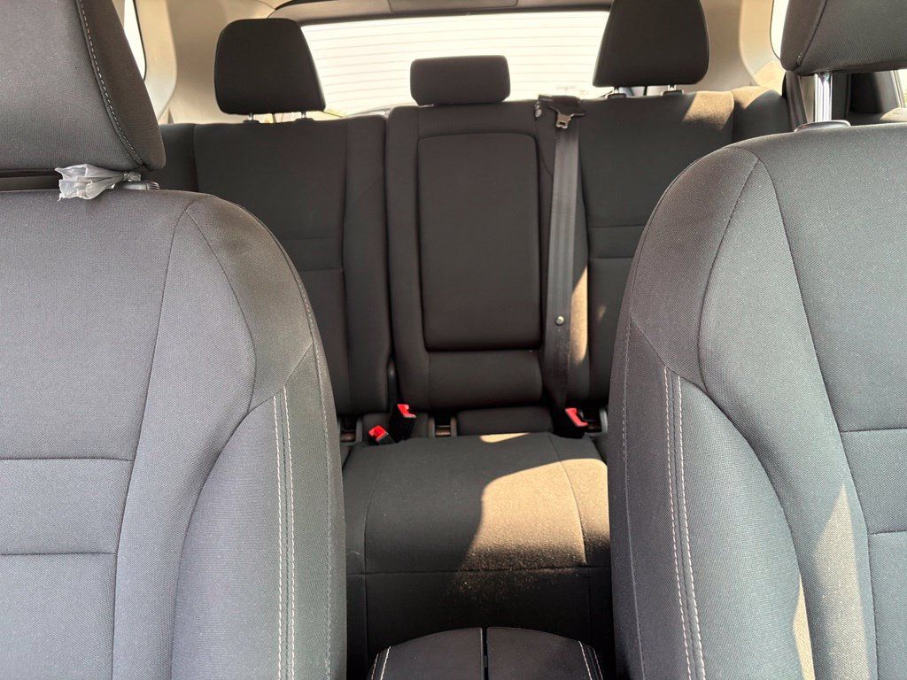 Used 2024 Nissan Rogue S AWD/4WD image 23