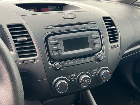Used 2017 Kia Forte LX FWD image 21