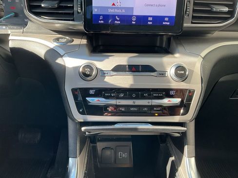 Used 2021 Ford Explorer XLT w/ Equipment Group 202A image 16