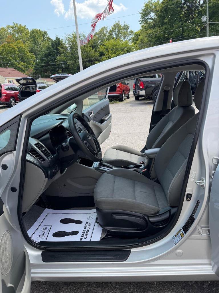 Used 2016 Kia Forte LX FWD image 29