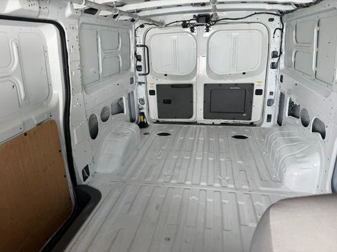 Used 2012 Nissan NV 2500 S image 29