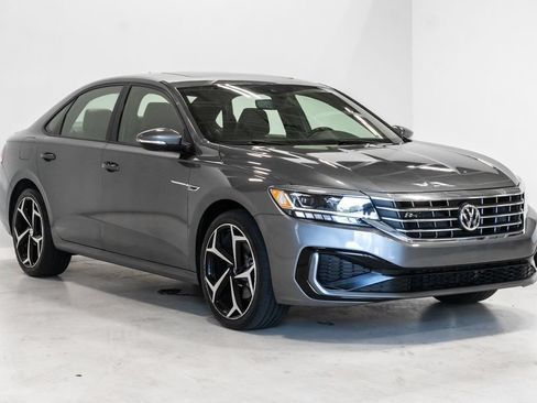 Used 2022 Volkswagen Passat 2.0T R-Line FWD image 6