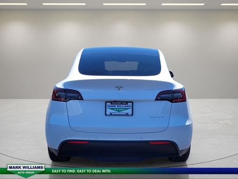 Used 2022 Tesla Model Y Long Range AWD/4WD image 5