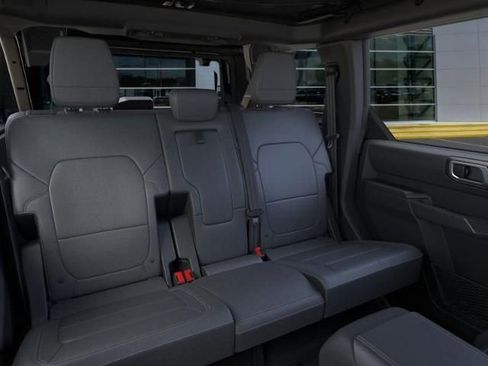 New 2025 Ford Bronco Outer Banks w/ Sasquatch Package image 11