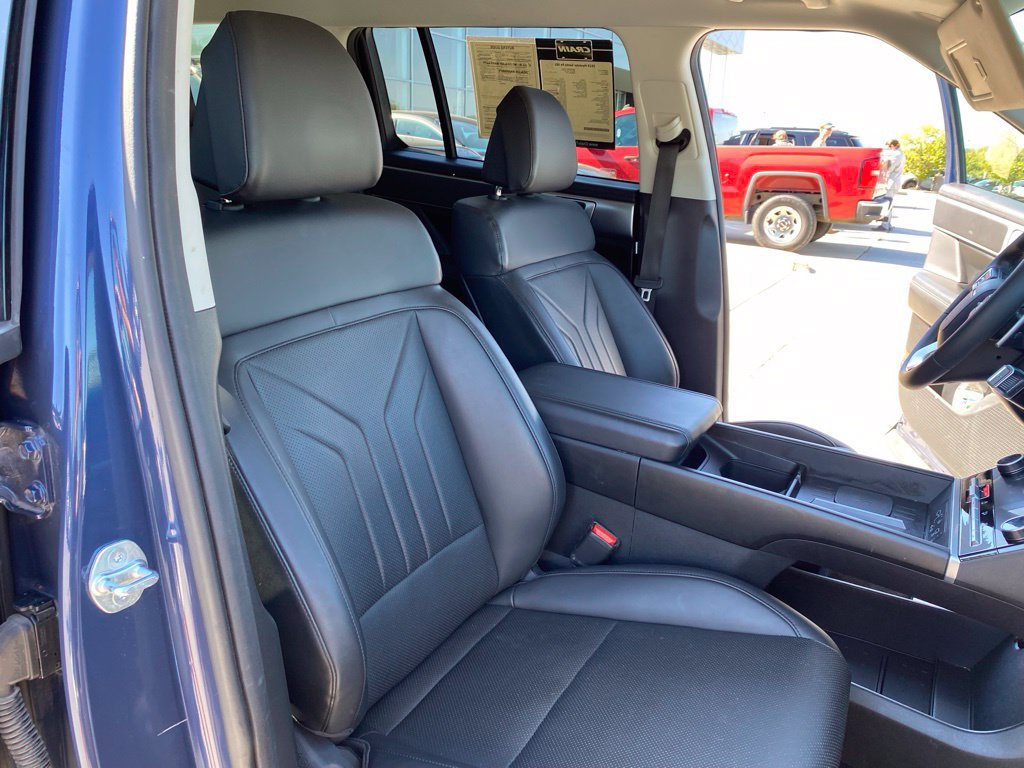 Used 2025 Hyundai Santa Fe SEL FWD image 28