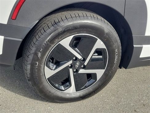 New 2026 Hyundai Ioniq 9 SE image 24