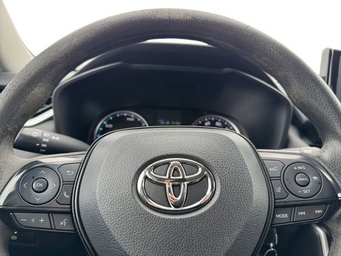 Used 2022 Toyota RAV4 LE image 15