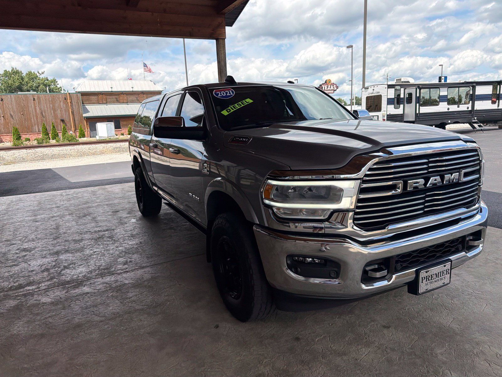 Used 2021 RAM 2500 Laramie w/ Chrome Appearance Group RWD image 24