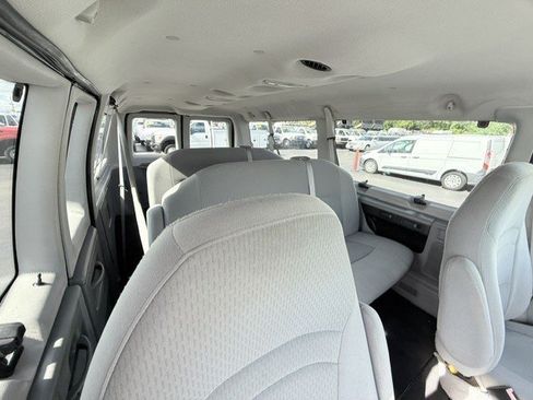 Used 2008 Ford E-150 and Econoline 150 Wagon RWD image 19