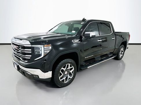 Used 2024 GMC Sierra 1500 SLT AWD/4WD image 3