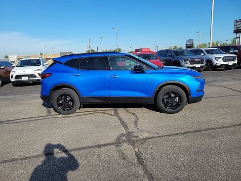 Used 2025 Chevrolet Blazer LT w/ Convenience Package AWD/4WD image 4