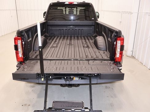 New 2026 Ford F350 XLT w/ 360-Degree Camera Package image 32
