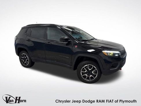 Used 2024 Jeep Compass Trailhawk w/ Trailhawk Elite Group image 1