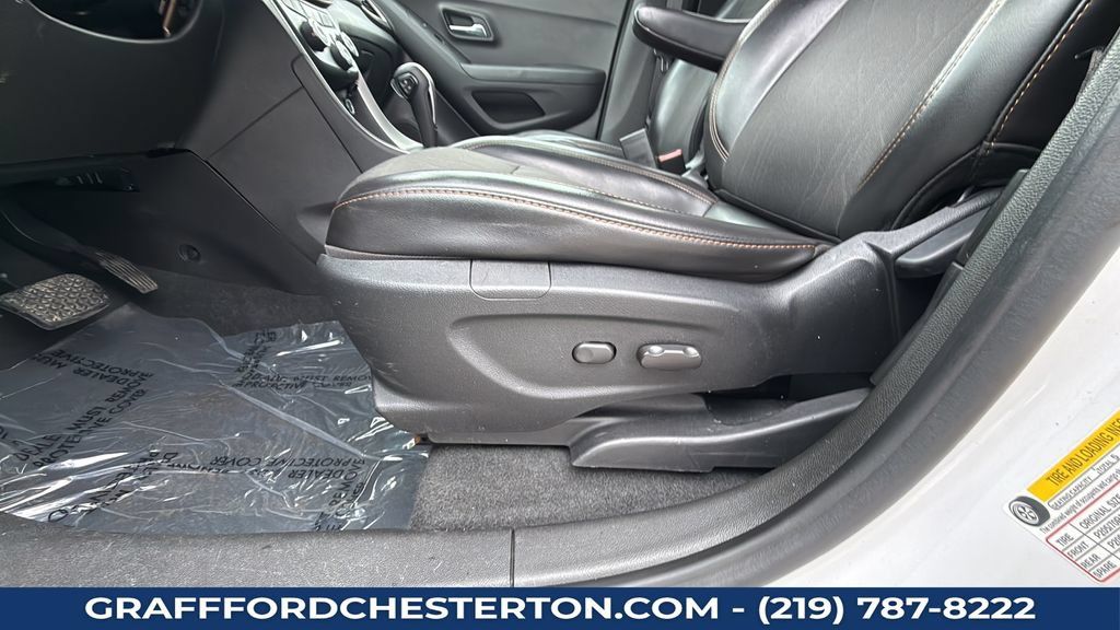 Used 2018 Chevrolet Trax LT w/ LT Convenience Package AWD/4WD image 15