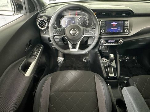 Used 2018 Nissan Kicks SV FWD image 20