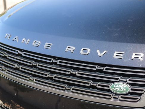 Used 2024 Land Rover Range Rover Sport Dynamic SE AWD/4WD image 10
