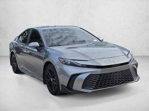 Used 2026 Toyota Camry SE FWD image 3