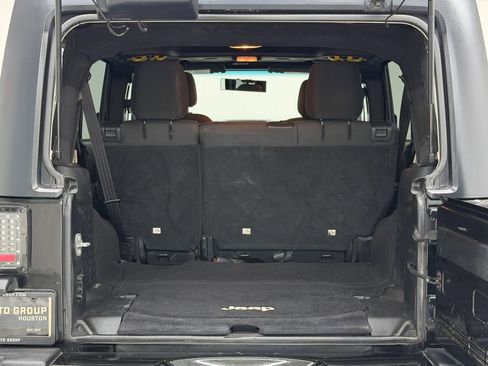 Used 2014 Jeep Wrangler Unlimited Sport AWD/4WD image 39