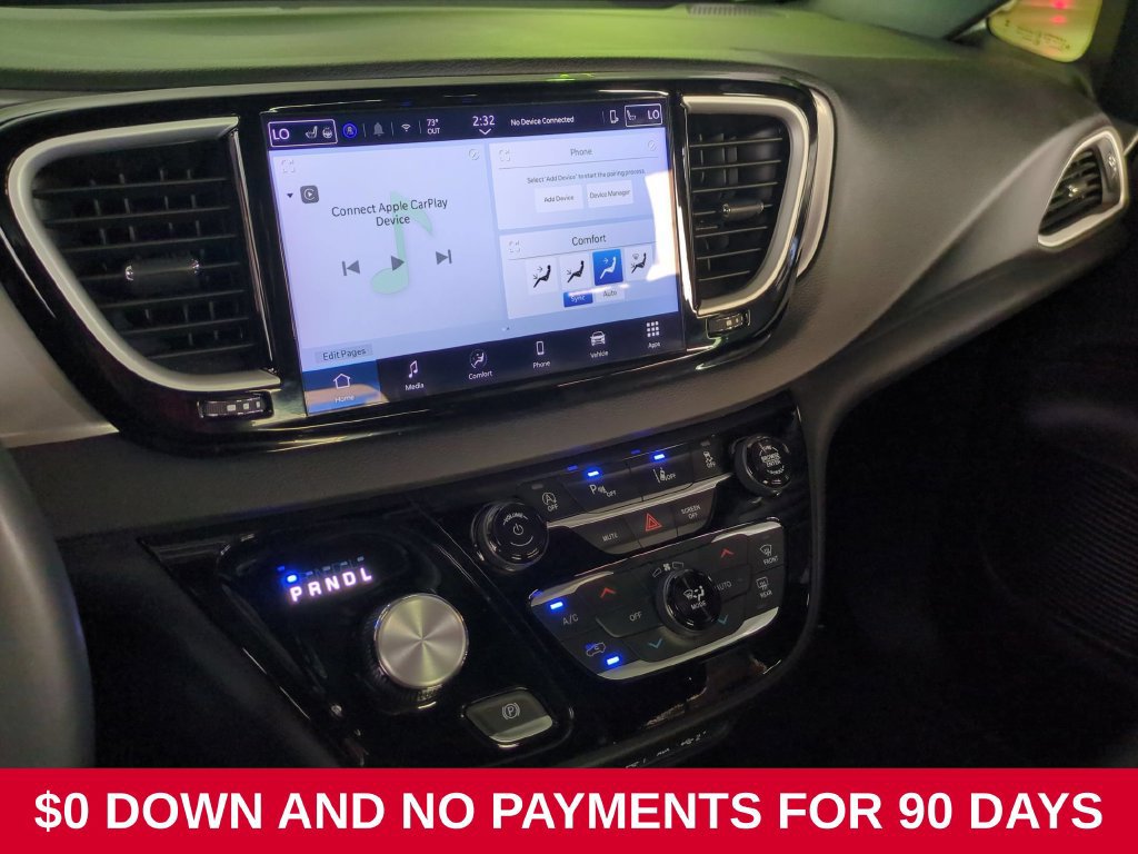 Used 2025 Chrysler Pacifica Select FWD image 18