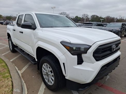 Used 2024 Toyota Tacoma SR image 8