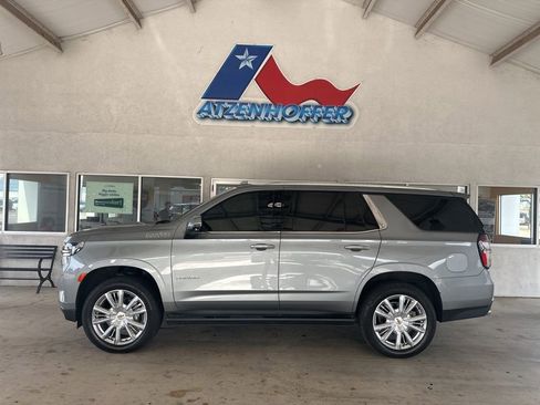 Used 2024 Chevrolet Tahoe High Country image 2