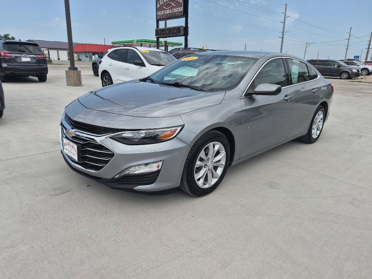 Used 2024 Chevrolet Malibu LT FWD image 2