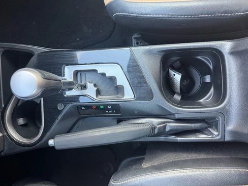 Used 2018 Toyota RAV4 Limited image 25