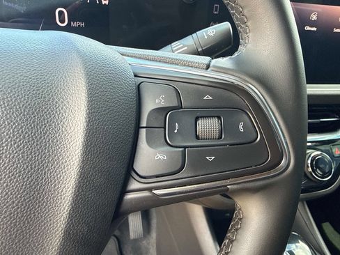 Used 2025 Buick Envista Sport Touring w/ Convenience II Package FWD image 22