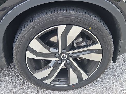 Used 2023 Volvo XC40 B5 Ultimate w/ Protection Package Premier AWD/4WD image 32