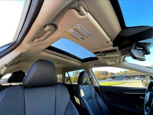 Used 2025 Subaru Outback Limited image 35