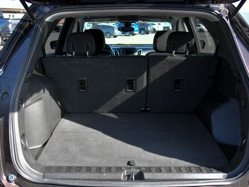 Used 2020 Chevrolet Equinox LT image 34