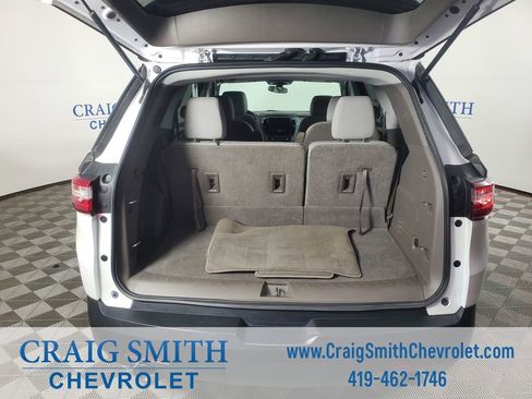 Used 2021 Chevrolet Traverse LT FWD image 14