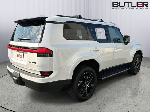 Used 2026 Lexus GX 550 w/ Accessory Package (2T) AWD/4WD image 6