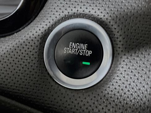 Used 2017 Cadillac XT5 FWD image 23