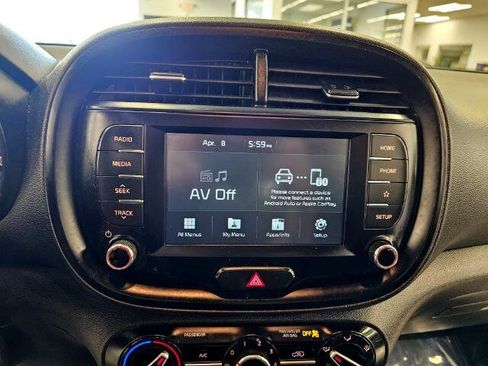 Used 2021 Kia Soul LX image 15