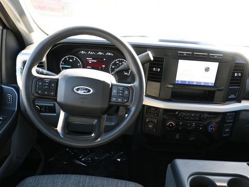 Used 2024 Ford F250 XLT image 16
