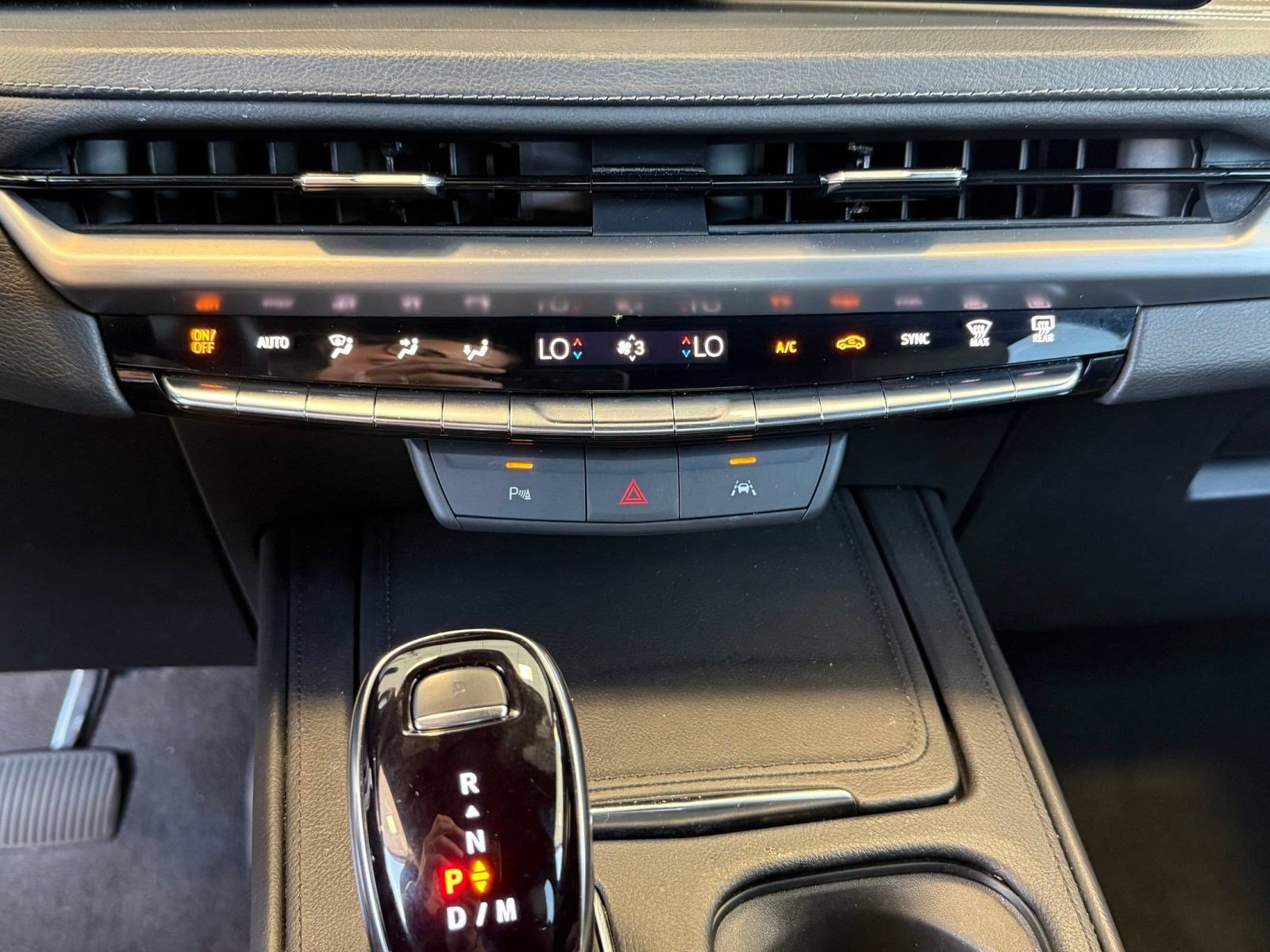 Used 2025 Cadillac XT4 Premium Luxury FWD image 22