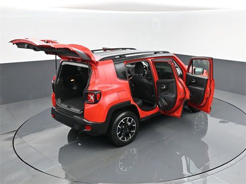 Used 2023 Jeep Renegade Trailhawk image 29