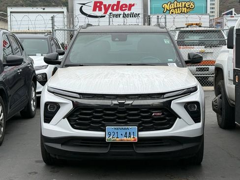 Used 2024 Chevrolet TrailBlazer RS FWD image 3