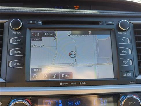 Used 2018 Toyota Highlander XLE image 15