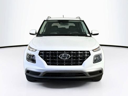 Used 2026 Hyundai Venue SEL FWD image 6