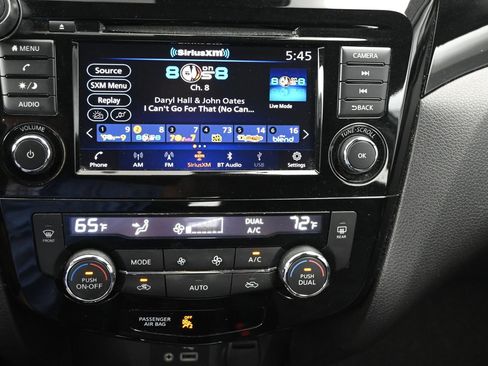Used 2020 Nissan Rogue Sport SV FWD image 16