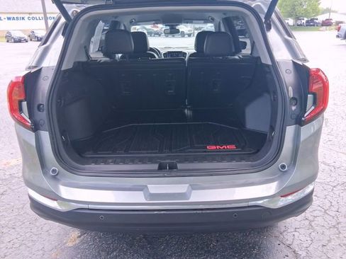 Used 2023 GMC Terrain SLT w/ LPO, Floor Liner Package AWD/4WD image 5