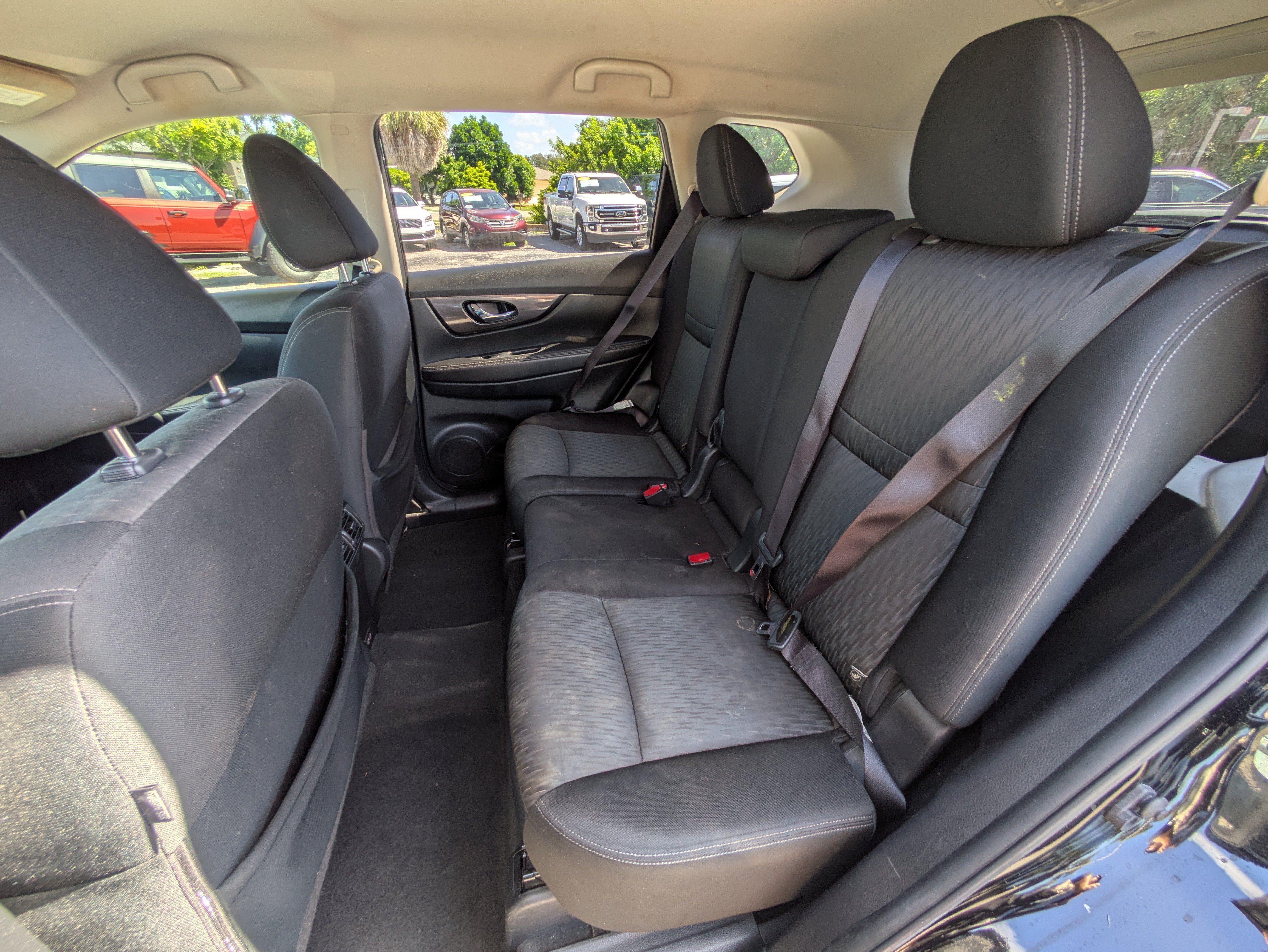 Used 2019 Nissan Rogue SV w/ Premium Package FWD image 14