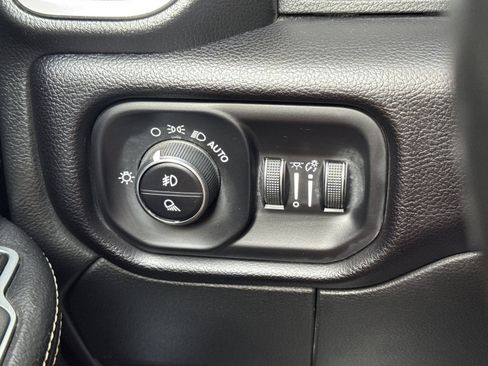Used 2024 RAM 2500 Laramie w/ Safety Group AWD/4WD image 32