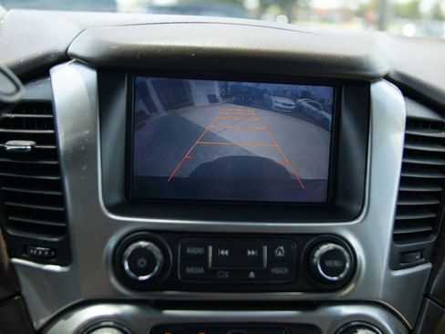 Used 2015 Chevrolet Suburban LT RWD image 33