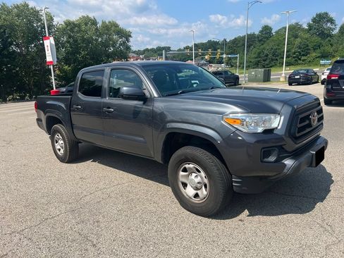 Used 2020 Toyota Tacoma SR AWD/4WD image 3