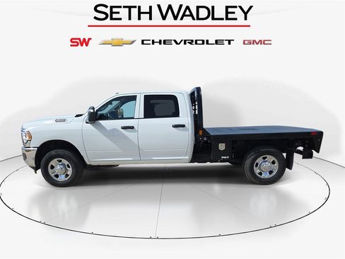 Used 2024 RAM 3500 Tradesman w/ Chrome Appearance Group image 4